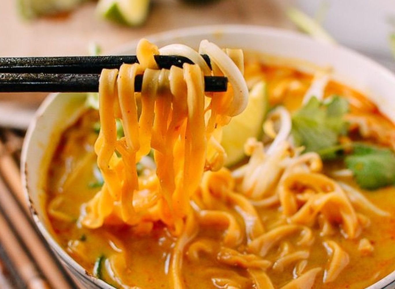 105. Mee Tarik Golden Curry